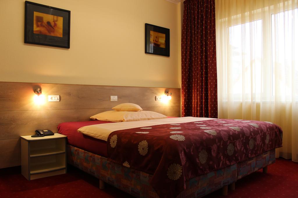 Pension Yellow Timisoara Luaran gambar
