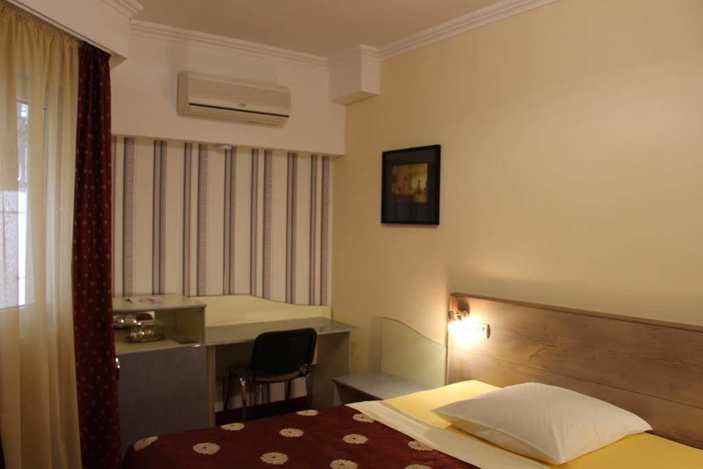 Pension Yellow Timisoara Luaran gambar