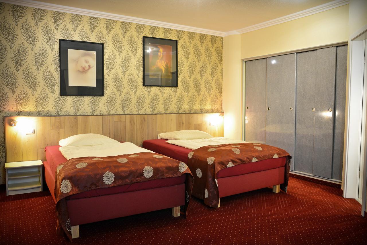 Pension Yellow Timisoara Luaran gambar