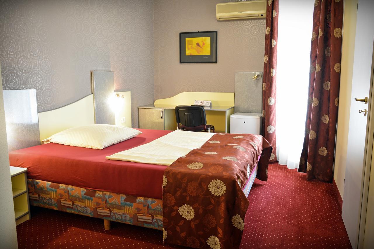 Pension Yellow Timisoara Luaran gambar