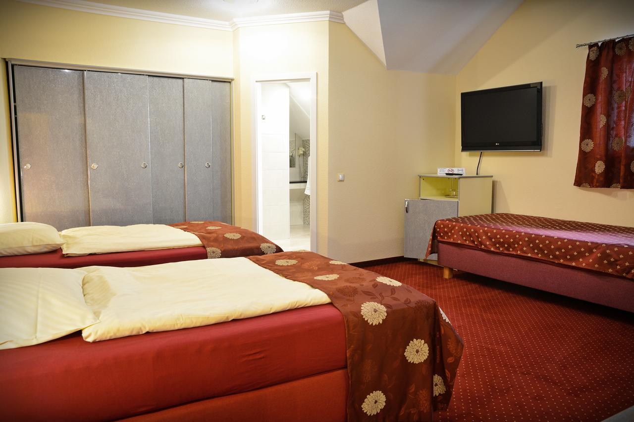 Pension Yellow Timisoara Luaran gambar